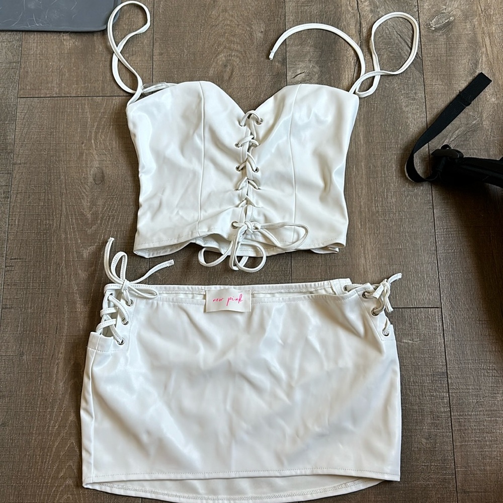 New Pink Blanc Find Your Passion Skirt Set